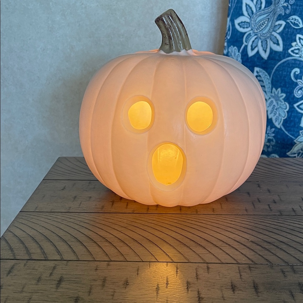 Glowing Cream Pumpkin Decor